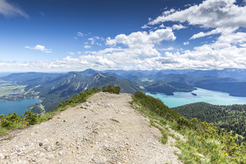 Blick vom Herzogstand auf Kochelsee und Walchensee