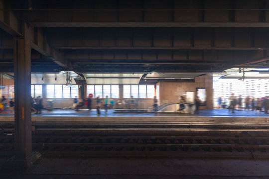 Sydney subway platform
