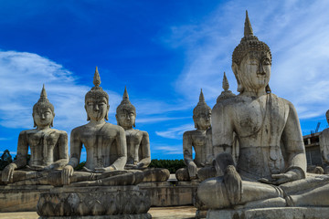 Fototapeta na wymiar White Buddha statue
