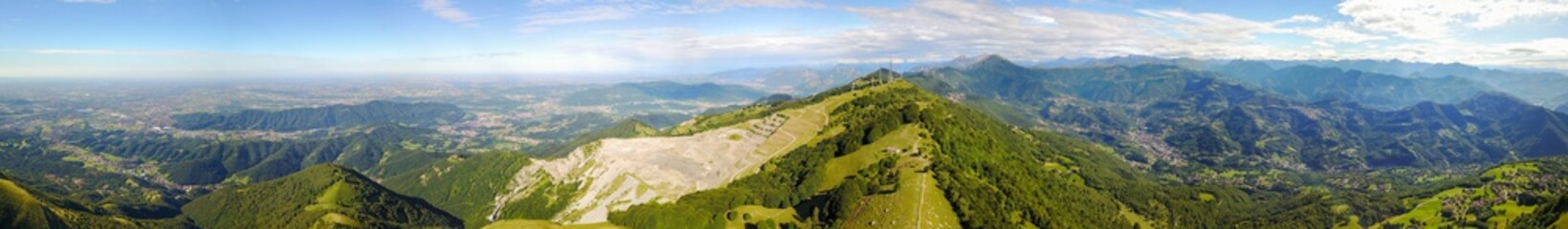 Obraz premium Great landscape on the Padana plain in summer time. Panorama from Linzone Mountain, Bergamo, Italy