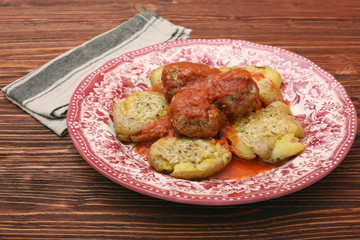 Roasted meatballs with mashed potatoes