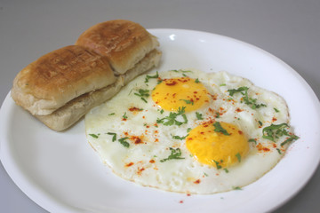Indian Style Fried eggs © Dipesh