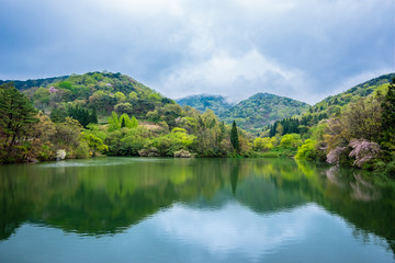 Fototapeta na wymiar The reflection of the water is beautiful Korean reservoir Hwasun Selyangji.