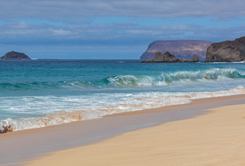 Fototapeta na wymiar Magnificent golden sand beach on Graciosa volcanic island, Lanzarote, Canary Islands, Spain