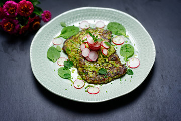 gemüsepuffer mit radischen