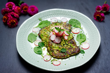gemüsepuffer mit radischen