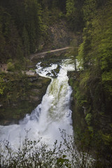 Fototapeta na wymiar Grande cascade en franche comté