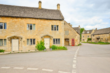 Fototapeta na wymiar English countryside house