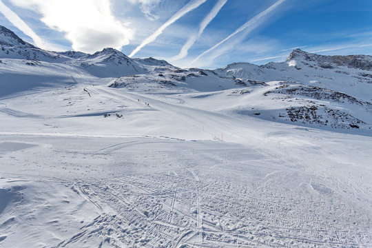 Mountain skiing - Italy, Valle d'Aosta, Breuil-Cervinia, Aosta Valley, Cervinia