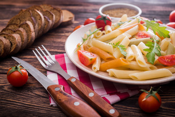 penne pasta with fresh tomato