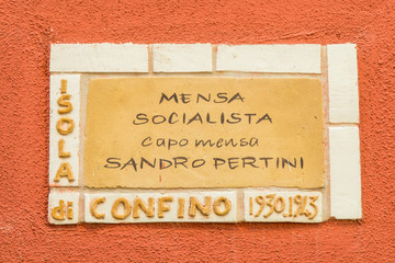 Fototapeta na wymiar Targa della mensa socialista Sandro Pertini a Ventotene