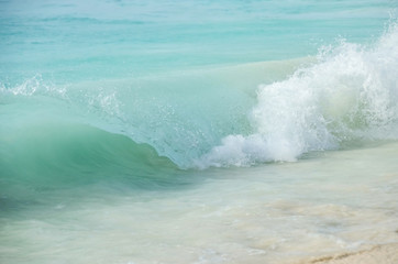 Glassy wave breaking