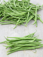 récolte d'haricots verts du jardin bio,en été