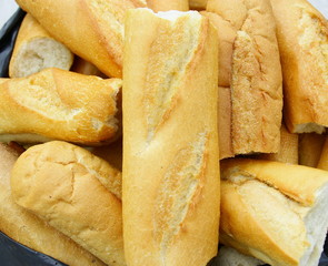 tas de baguettes rassies,recyclage pour animaux