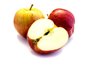 Rote Äpfel Apfel isoliert freigestellt auf weißen Hintergrund, Freisteller
