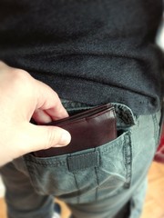 Diebstahl Geldbörse aus Hosentasche