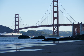 Fototapeta premium Golden gate beach