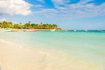 Fototapeta na wymiar Akumal beach - paradise bay at turtle beach in Quintana Roo, Mexico - caribbean coast