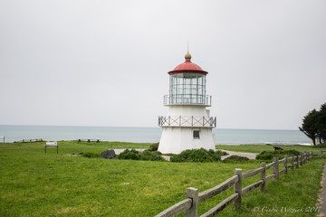Fototapeta na wymiar Shelter Cove Lighthouse