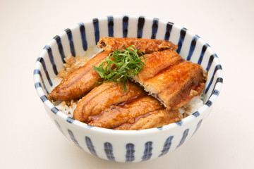 秋刀魚の蒲焼丼