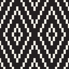 Seamless tracery pattern. Repeated lattice. Symmetric geometric abstract wallpaper. Trellis ethnic motif. Vector illustration