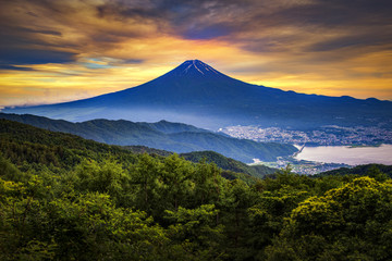Fototapeta na wymiar Fuji Mountain and Fujikawaguchiko Town at Kawaguchiko Lake with Twilight Sky