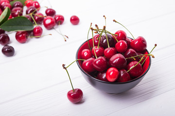 Fototapeta na wymiar fresh red cherry fruit