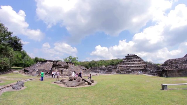 People visiting the pyramids in the archaeological zone of "Tajin" en Veracruz.