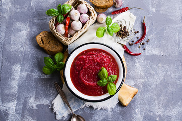 Beetroot soup with spices