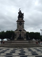 Fototapeta na wymiar Statue fountain