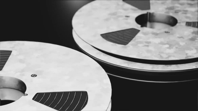 Seamlessly looping pan over an endless line of magnetic tape reel with galvanized metal spools