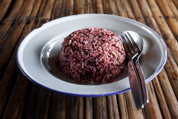 brown rice on plate ready to eat