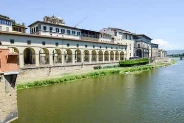 Fototapeta na wymiar River Arno and Uffizi museum at Florence on Italy.