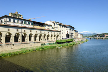 Fototapeta na wymiar River Arno and Uffizi museum at Florence on Italy.