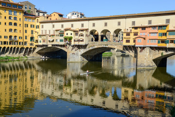 Fototapeta na wymiar Famous bridge of Ponte Vecchio in Florence on Italy