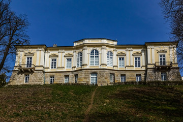 Fototapeta na wymiar Palace in Pulawy, Poland