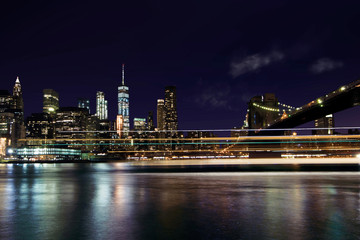 Naklejka premium New York Skyline Light Trails