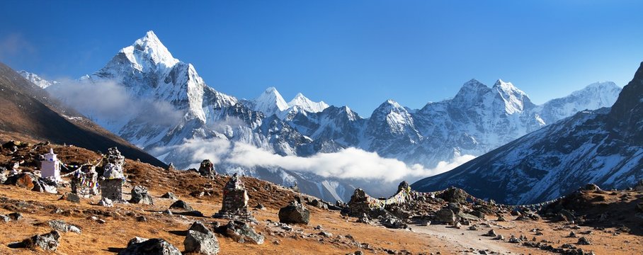 mount Ama Dablam, beautiful view from Khumbu valley