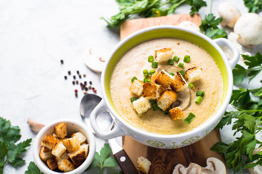 Creamy Mushroom Soup with croutons