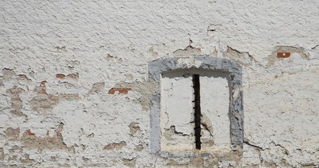 Fassade mit altem Fenster