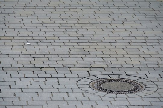 Gully im Verbundsteinpflaster