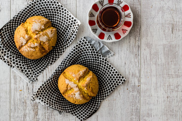 Turkish cookies Sam kurabiyesi and tea / Cookie with orange and sugar
