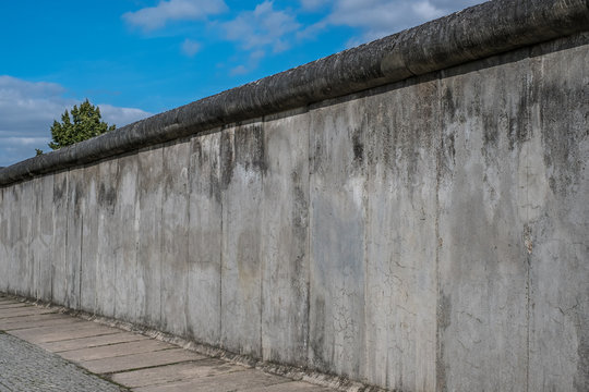 Remains of the Berlin Wall / Berlin Wall memorial