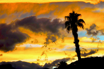Obraz na płótnie Canvas Stormy sunset