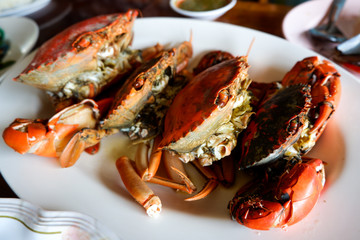 Steamed Crab with Thai spicy seafood sauce