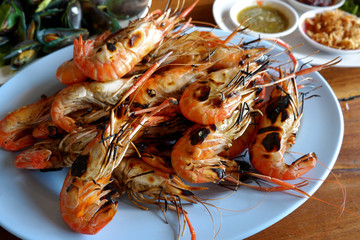 Grilled shrimp with spicy sauce, seafood
