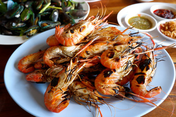 Grilled shrimp with spicy sauce, seafood