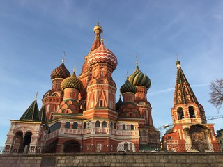 Fototapeta na wymiar La cathédrale Basile-le-Bienheureux à Moscou