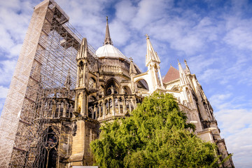 Fototapeta na wymiar Church under reconstruction in Reims.