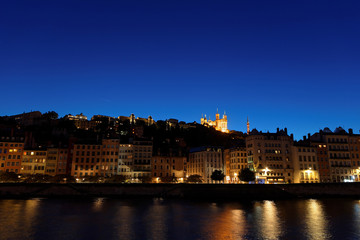 Obraz premium Heure bleue sur la Basilique de Fourvière